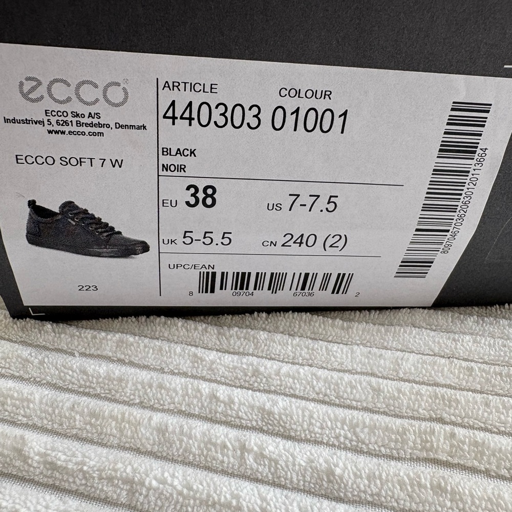 ECCO Women’s “Soft 7”
Comfortable waterproof black leather shoes. Size 38/7.5 - Picture 8 of 8